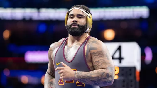 Gable Steveson unterschreibt bei der UFC und rückt vor UFC 329 ins Rampenlicht der Schwergewichtsklasse.
