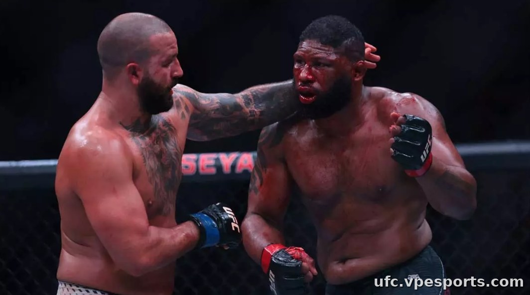 كورتيس بلايدز يتحدث عن خسارته أمام هوكيت في بطولة UFC 327