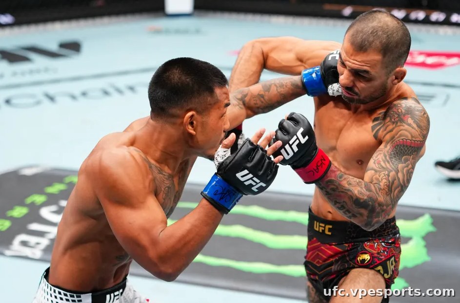 Alexandre Pantoja contre Joshua Van