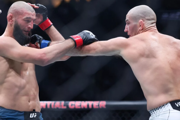 Sean Strickland beats Khamzat Chimaev at UFC 328