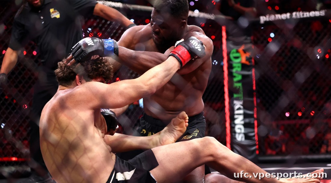 Francis Ngannou Philip Lins