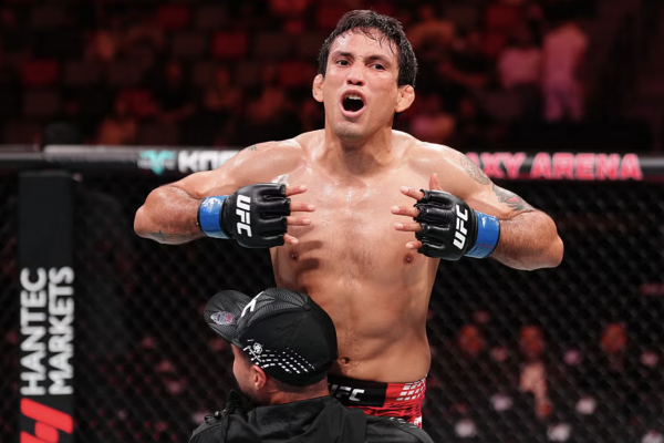 رودریگو ورا در مسابقات UFC ماکائو، ژو کانگجی را ناک اوت کرد.