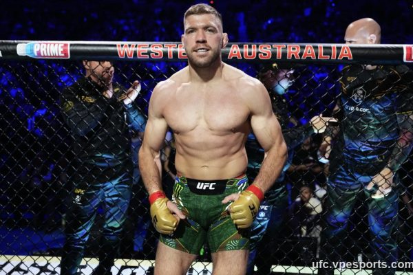 دریکوس دو پلسیس در مقابل کامارو عثمان، عناوین اصلی UFC اوکلاهما سیتی