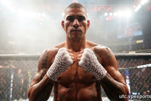 Aleks Pereyra UFC mətbuat katibinin anasını təhqir etdiyinə görə Coş Hokiti təhqir etdi