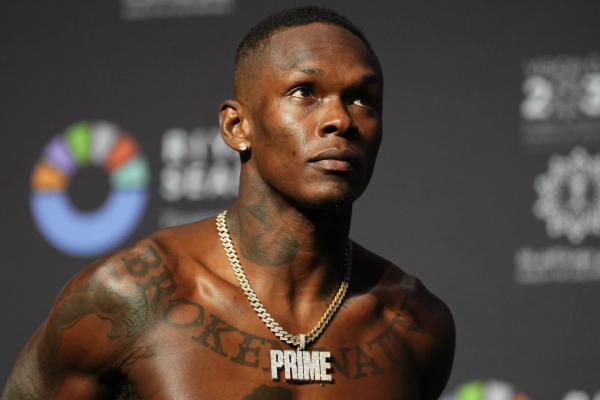 Adesanya insta a Stirling a entrar en el top cinco.