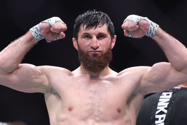 Ankalaev se mantiene como el número 2 de ESPN en 205 libras.