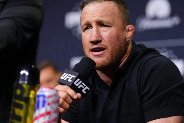 Gaethje, McGregor'ın dövüş teklifine şüpheyle yaklaştı.