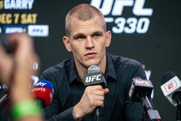 Ο Ian Machado Garry δέχεται κριτική από τον Darren Till