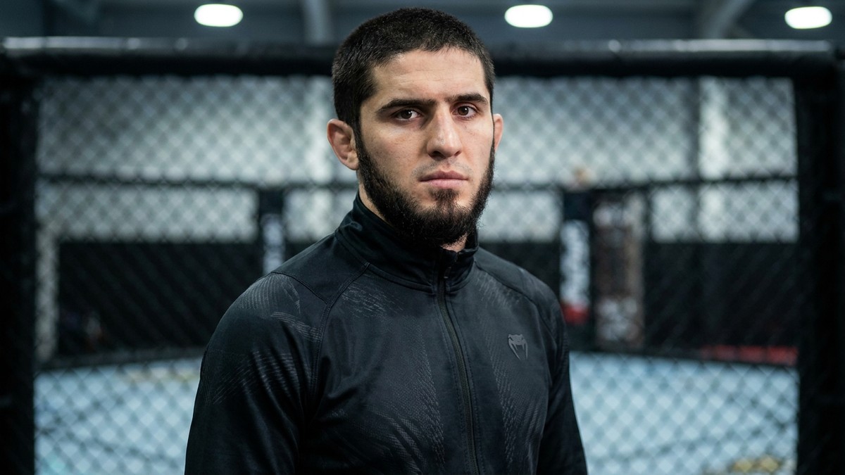 Islam Makhachev – Islam Makhachev støtter Petr Yan