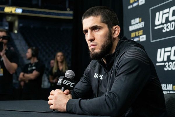 ماخاتشيف ينجو من اختبار UFC 330