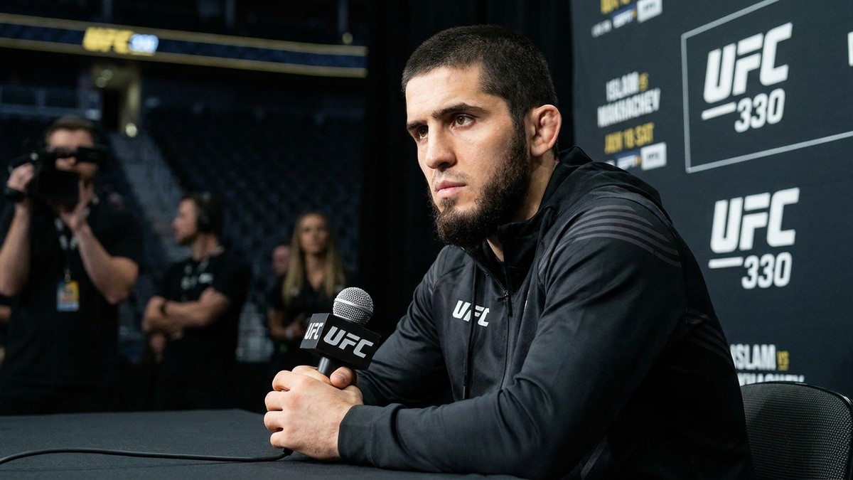 Islam Makhachev — Islam Makhachev affronta la pressione di UFC 330
