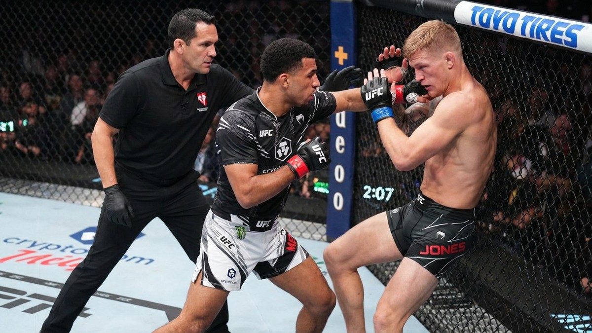 MarQuel Mederos, Mason Jones – MarQuel Mederos zastavil Jonesa v UFC Sacramento