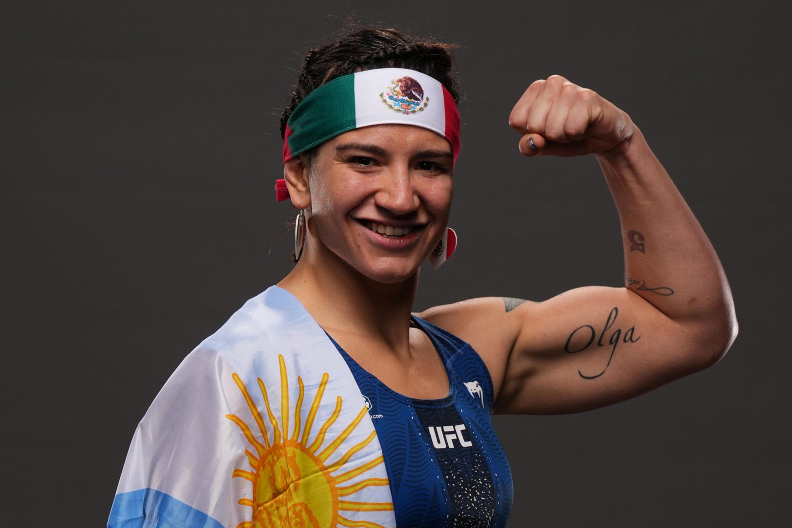 Ailin Perez UFC-portræt backstage
