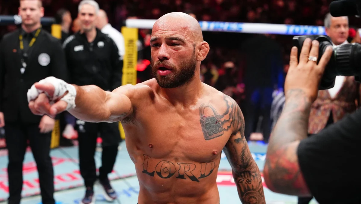 Jean Silva overcomes an early knockdown and defeats Jose Miguel Delgado by choke at Noche UFC