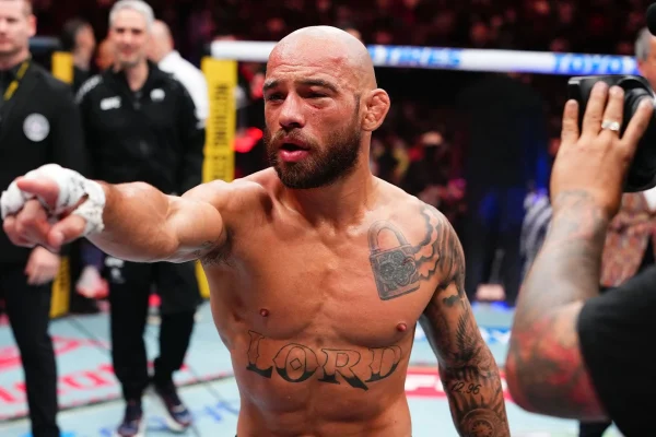 Jean Silva overcomes an early knockdown and defeats Jose Miguel Delgado by choke at Noche UFC