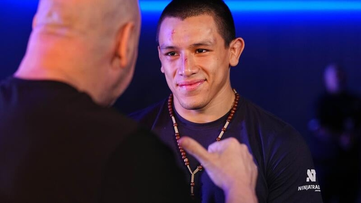 سيلفستر سانشيز - سيلفستر سانشيز يتحدث مع دانا وايت بعد حصوله على عقده مع بطولة UFC.