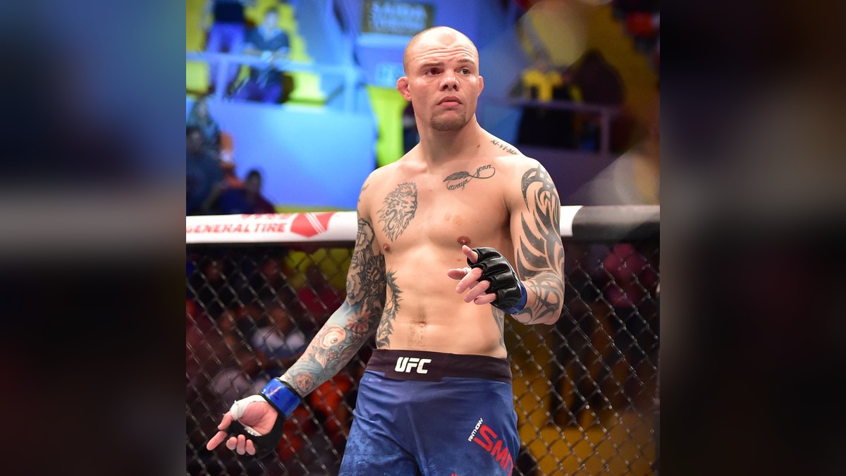 Anthony Smith