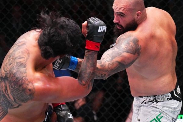 Sean Sharaf — Sean Sharaf soutěží v UFC oktagonu.