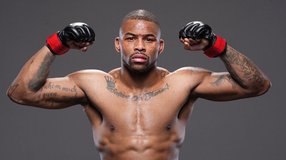 Khaos Williams — Khaos Williams posa durante la settimana del combattimento UFC.