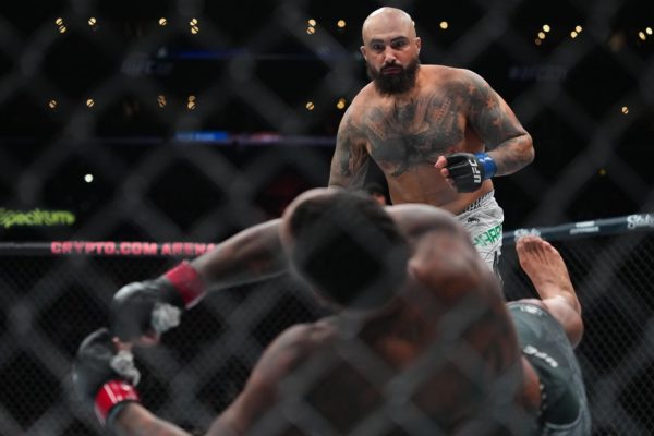 Sharaf Knocks Out Steveson in 12 Seconds