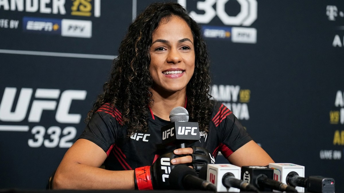 Natalia Silva — Natalia Silva Leads UFC 332 Title Fight